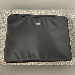 Tumi Laptop sleeve